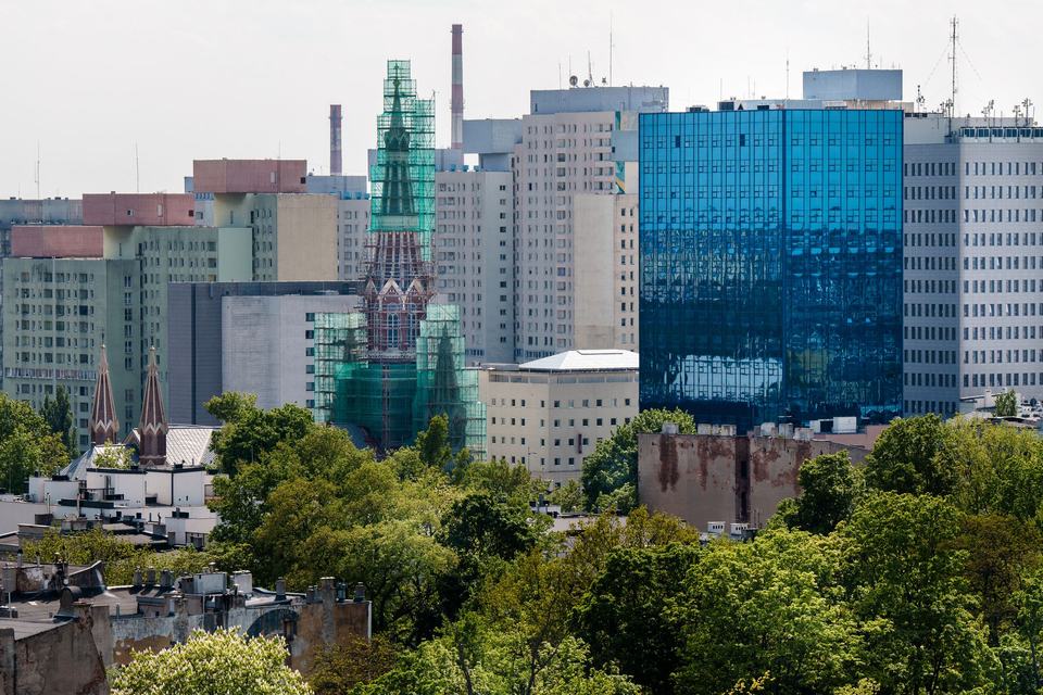 Historical and modern architecture of Lodz (Łódź) among greenery